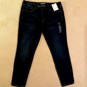 NWT - Dark wash jeans - Sonoma brand. Skinny. Mid rise. The Everyday Jean.